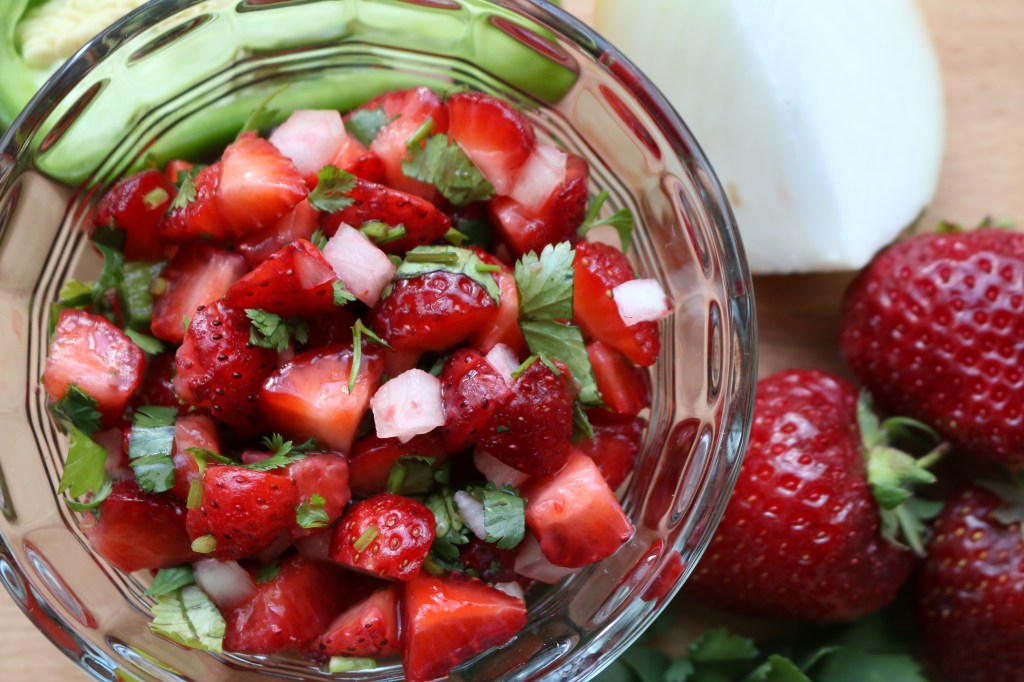 5 Ingredient Strawberry&nbsp;Salsa